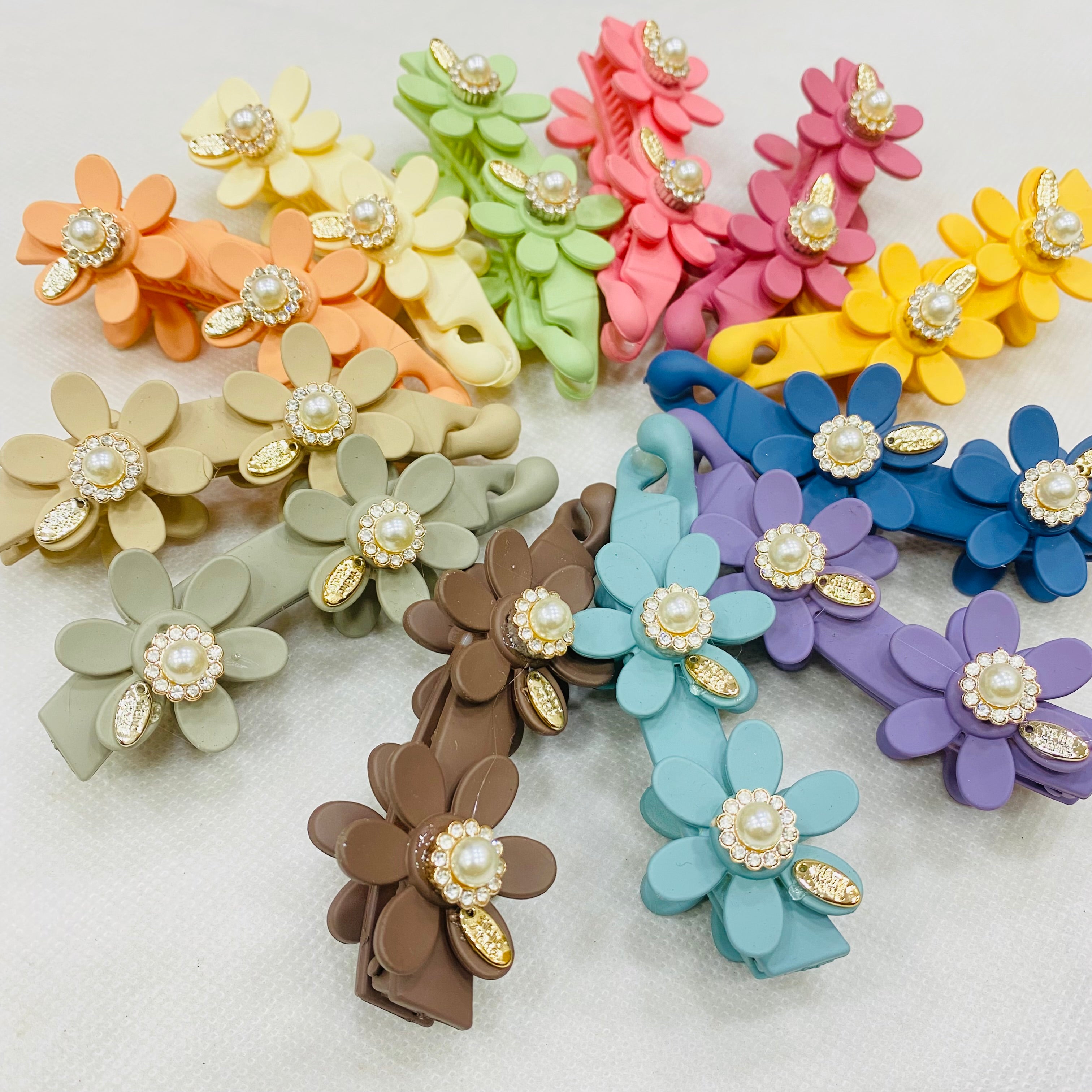 Bana Hair Clip Box – Pack of 12 | Mix Designs & Colors | Imported Quality