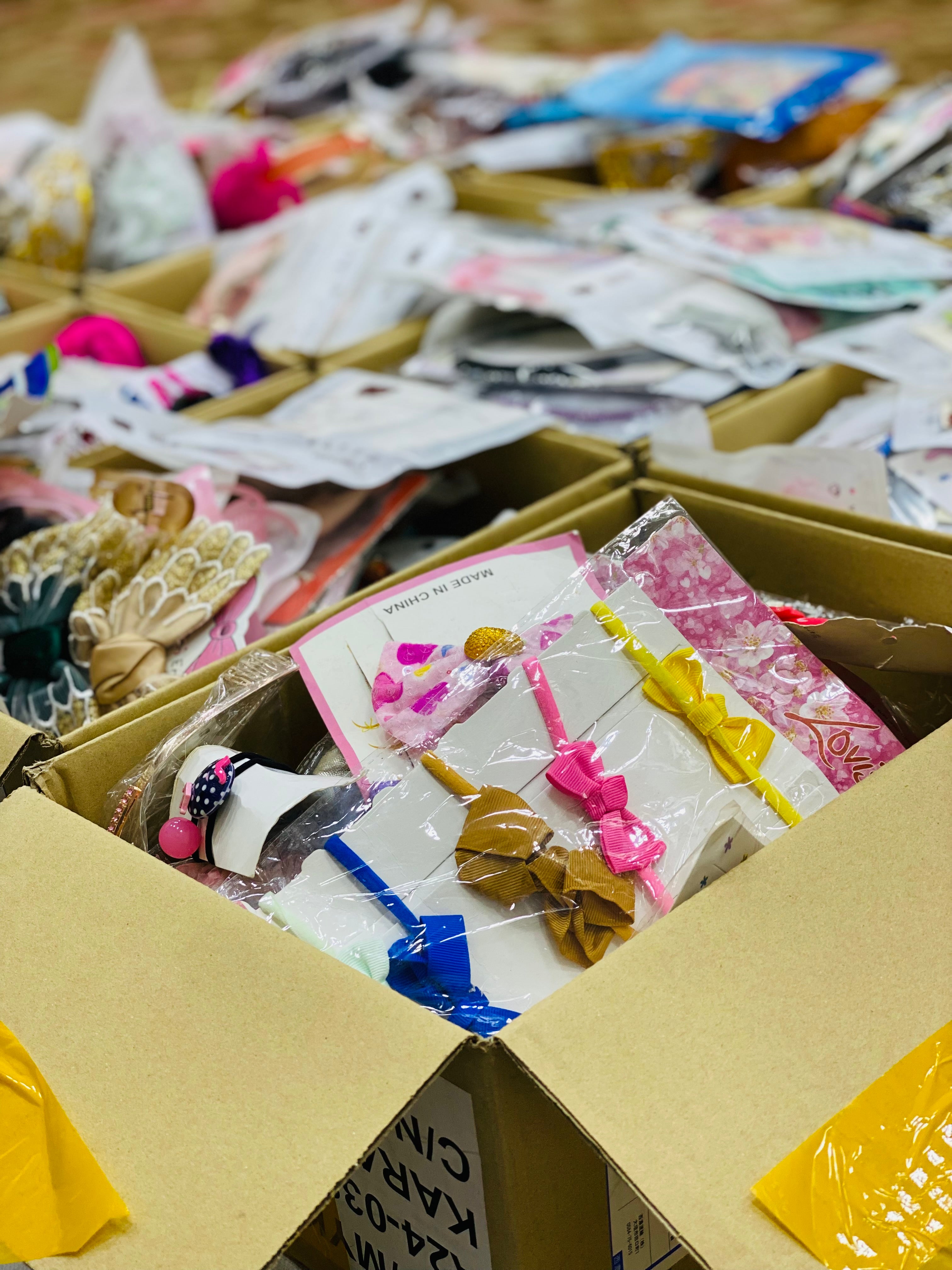 ✨ Mix Hair Accessories – Wholesale 1Kg Deal