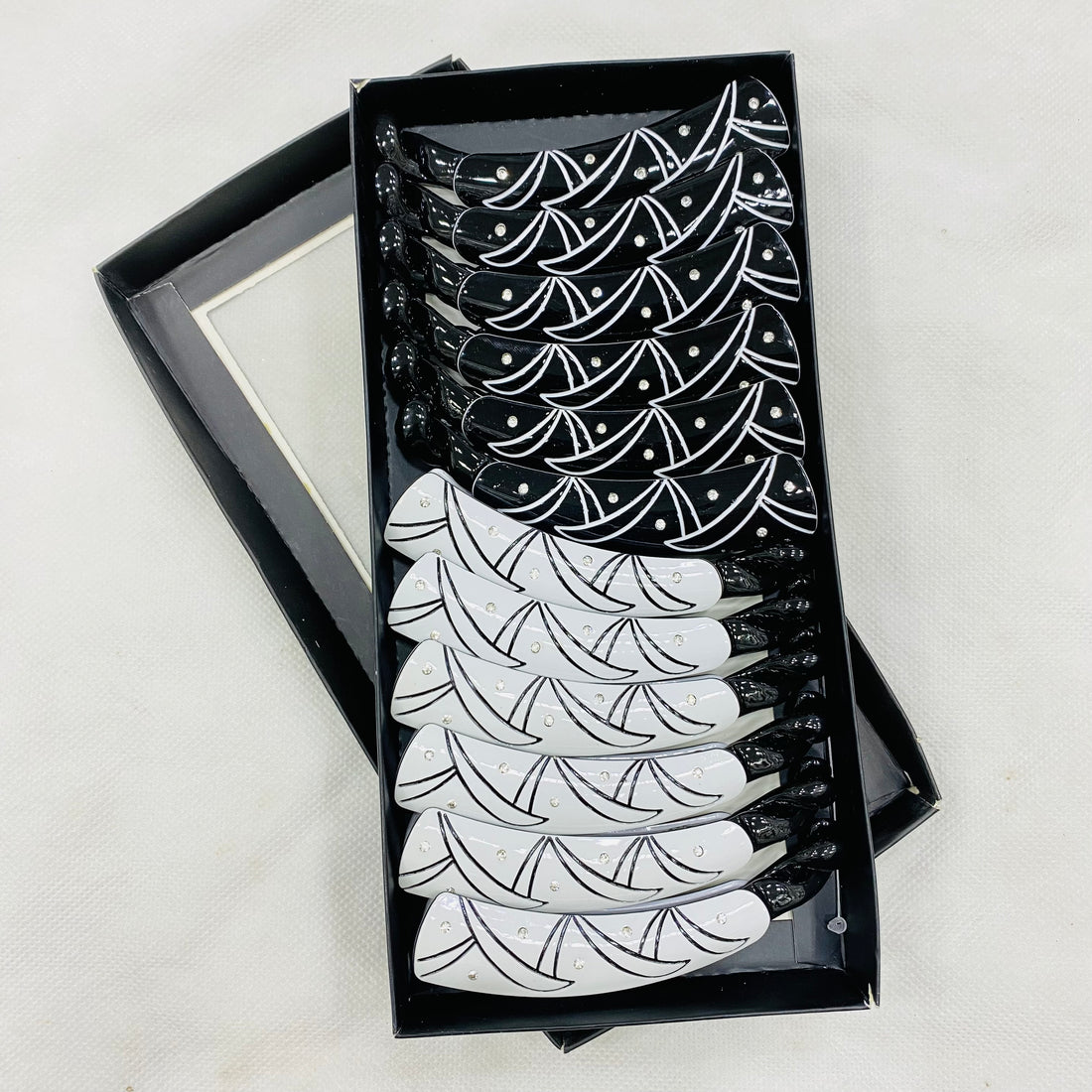 Bana Hair Clip Box – Pack of 12 Cards | Mix Designs & Colors | Imported Quality