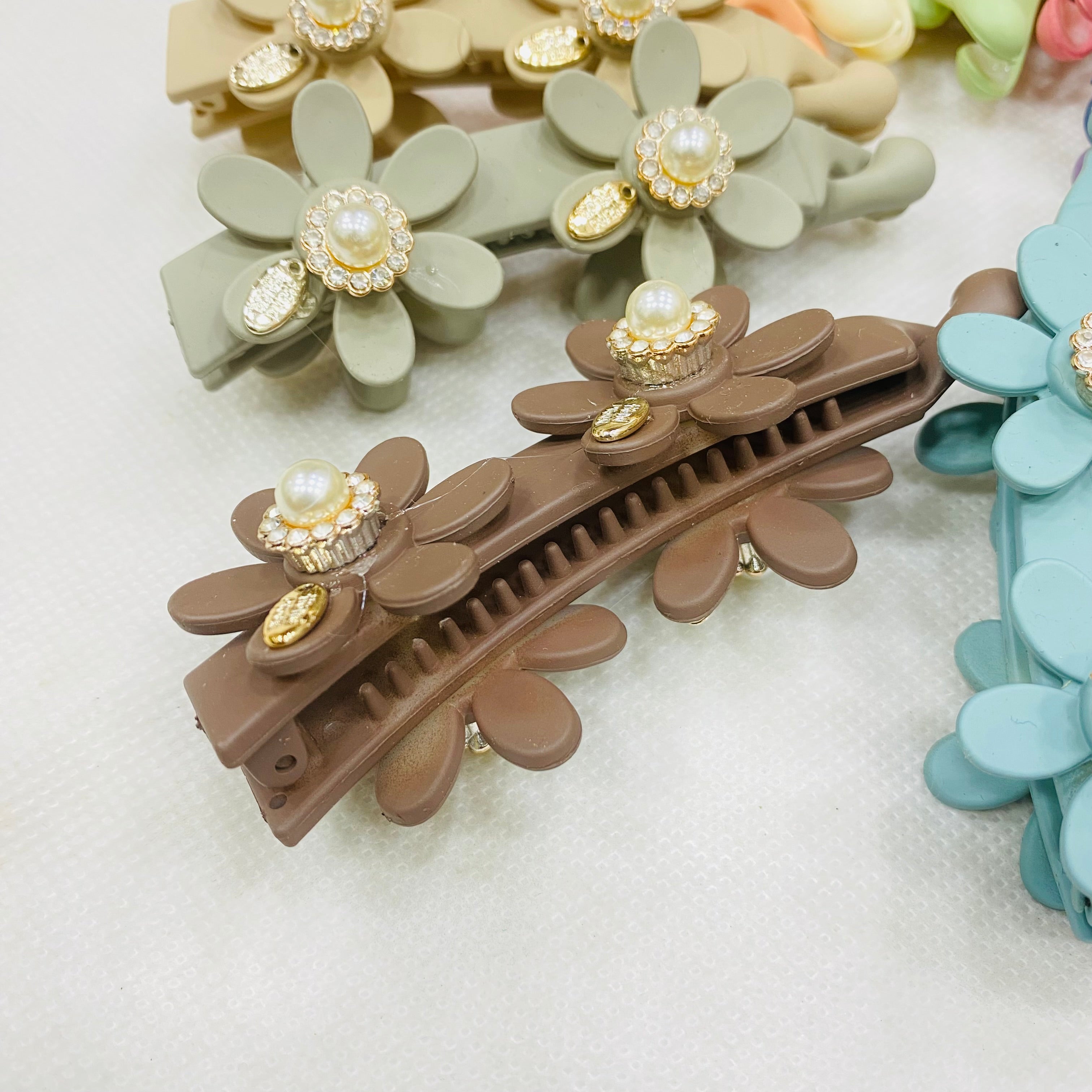 Bana Hair Clip Box – Pack of 12 | Mix Designs & Colors | Imported Quality