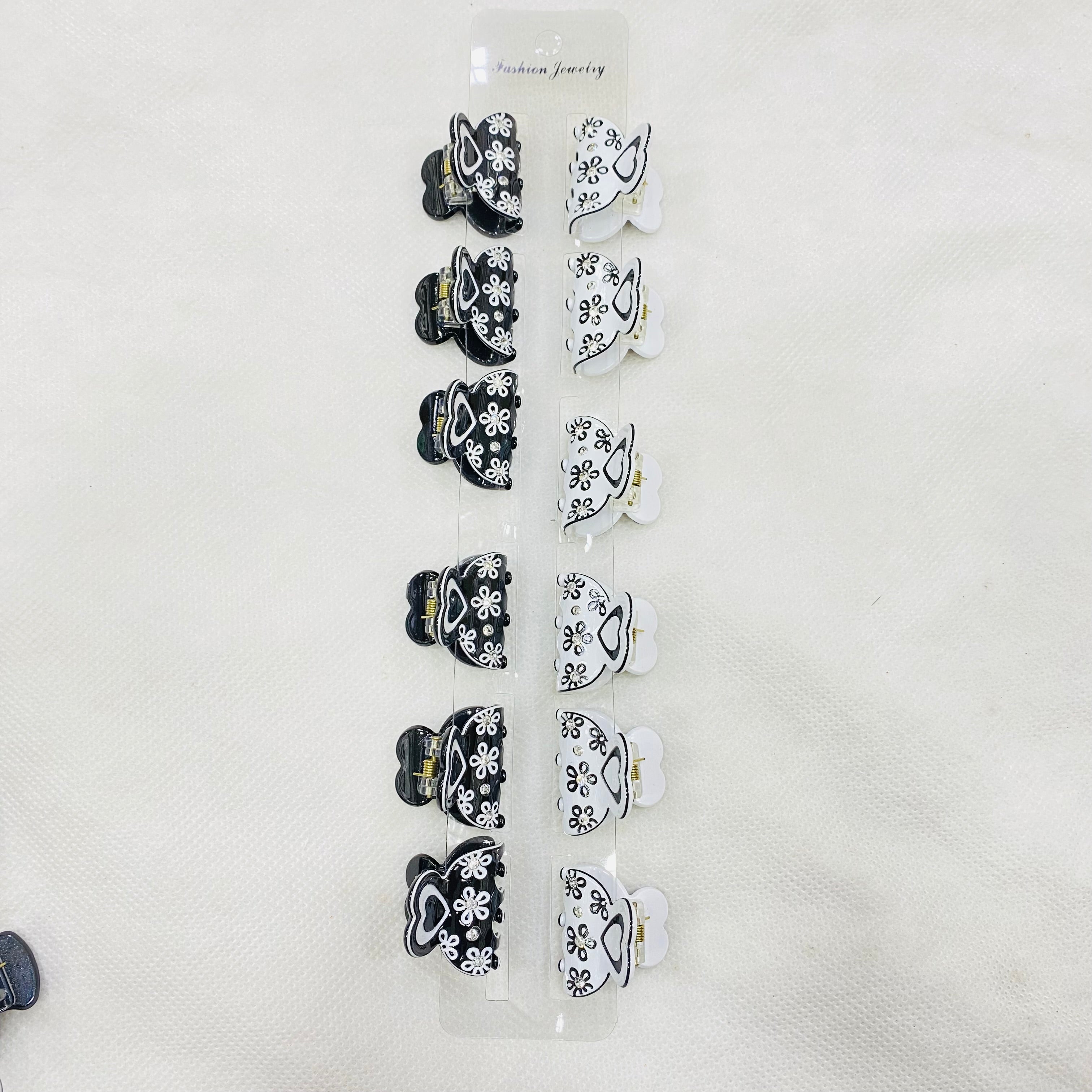 ✨ Small Hair Cachers – Pack of 12 Cards | Mix Designs & Colors | Imported Quality