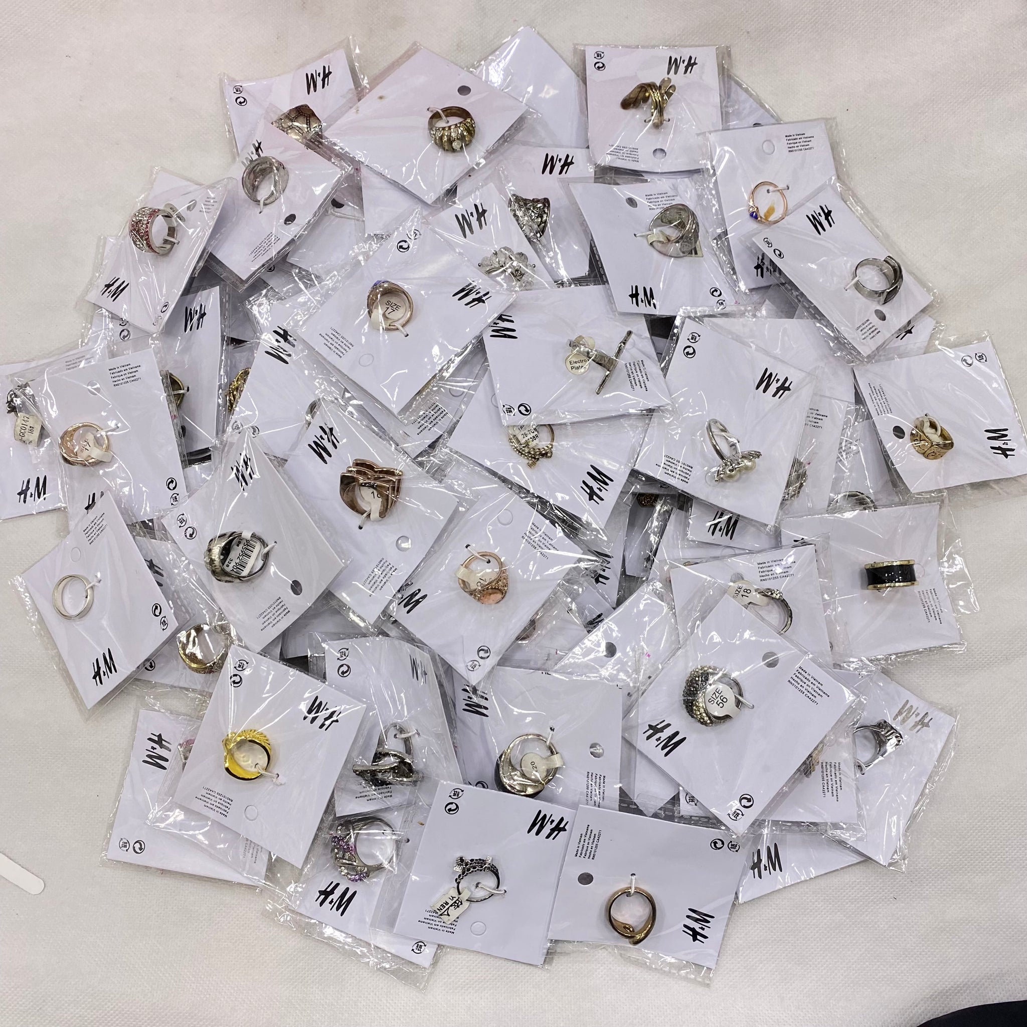 Imported Zircon & Stone Rings – 1 kg Box, Mix Sizes & Designs