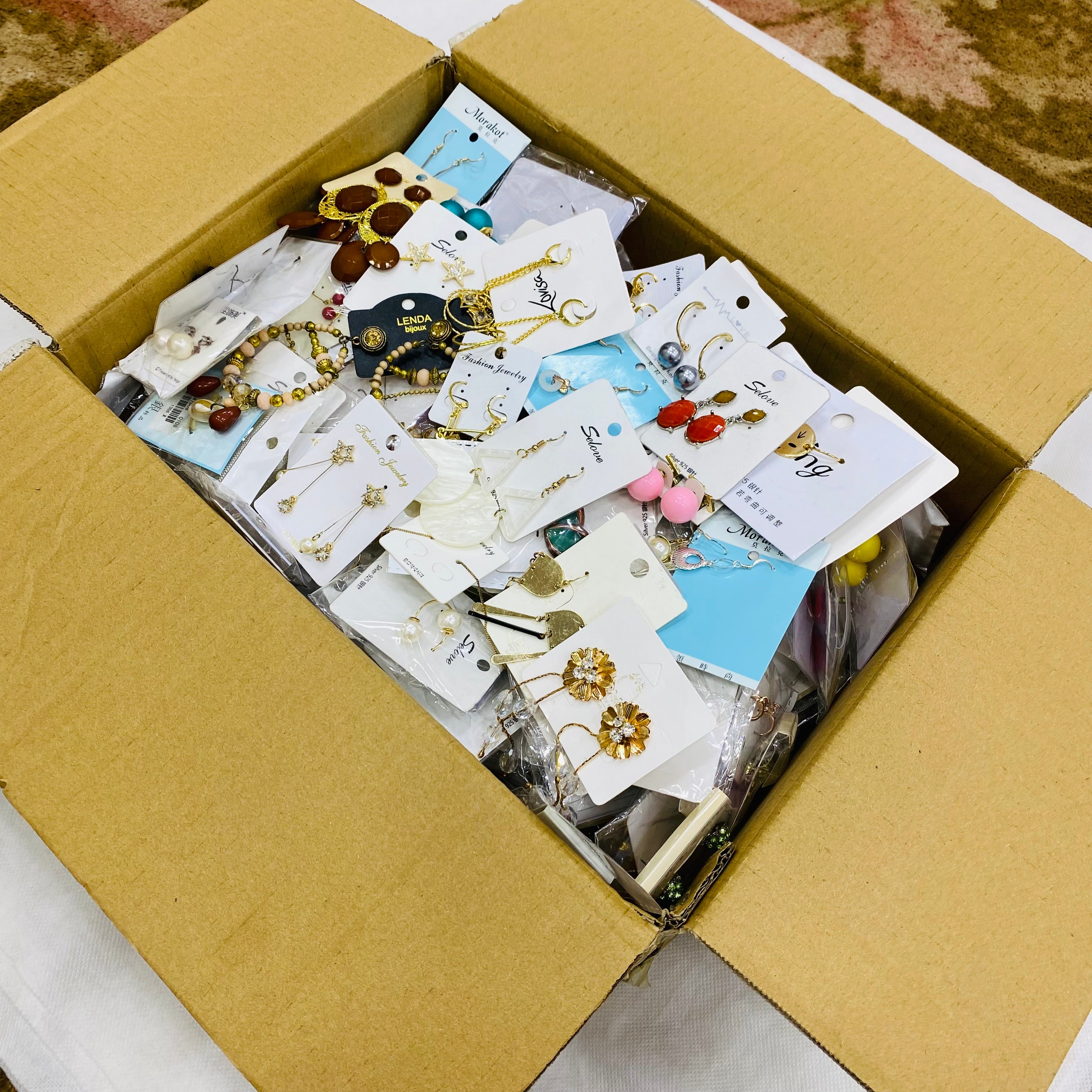 ✨ Imported Korean Earrings – 1Kg Box | 120 Mix Designs 💎