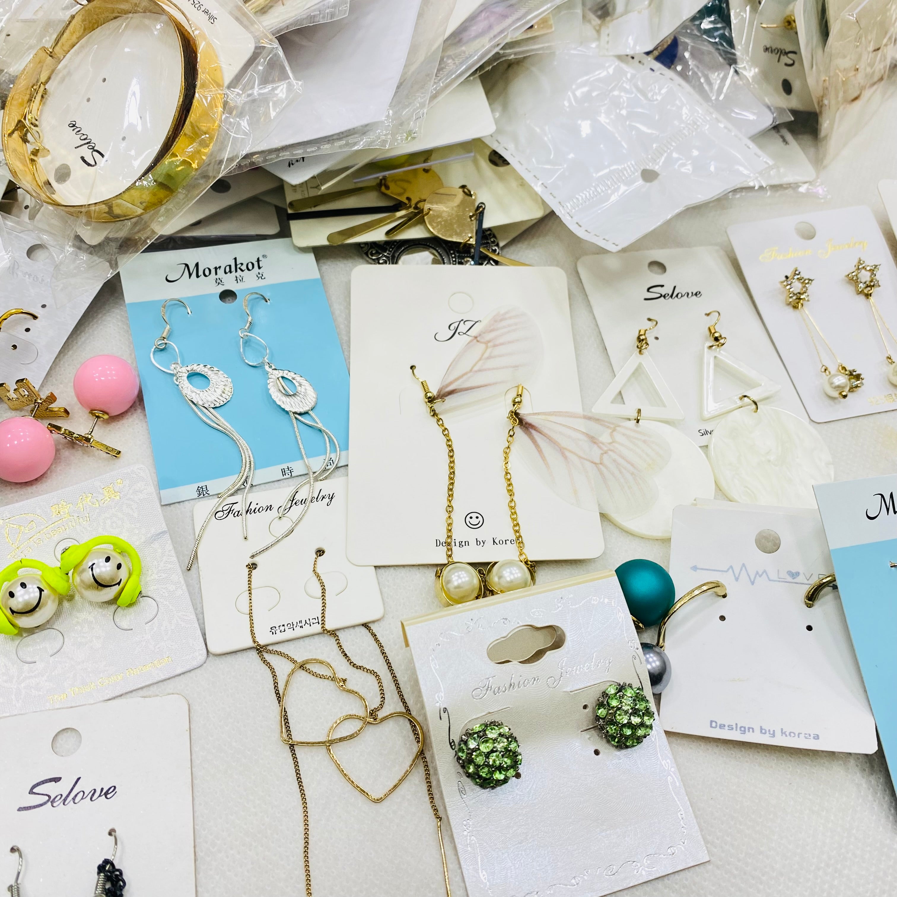 ✨ Imported Korean Earrings – 1Kg Box | 120 Mix Designs 💎