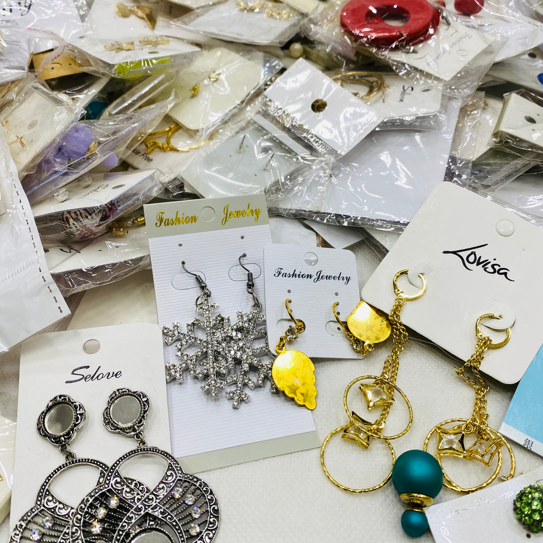 ✨ Imported Korean Earrings – 1Kg Box | 120 Mix Designs 💎